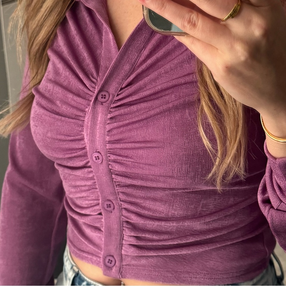 Purple Ruched Button-Up Women's Top - Picture 5 of 10